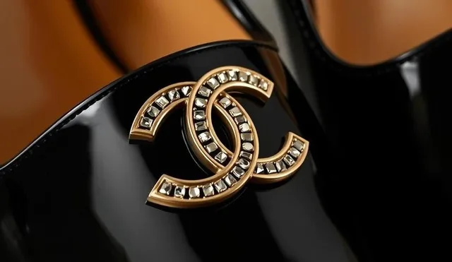 Chanel продал россиянке туфли и предупредил, что их нельзя везти домой