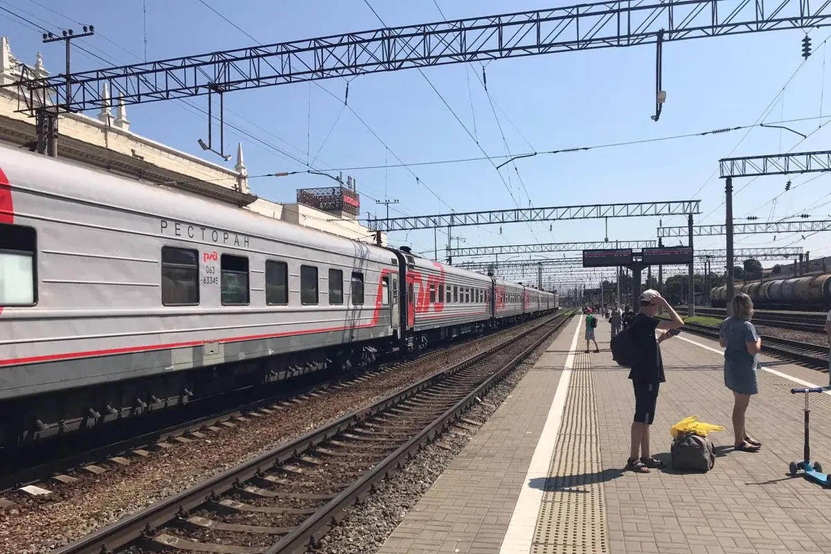 В Ростовской области из-за поврежденного ж/д моста задерживаются 16 поездов
