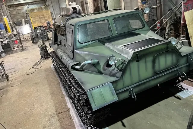 В Абинском районе вручную создали макет вездехода «ГАЗ-47» для музея в ХМАО