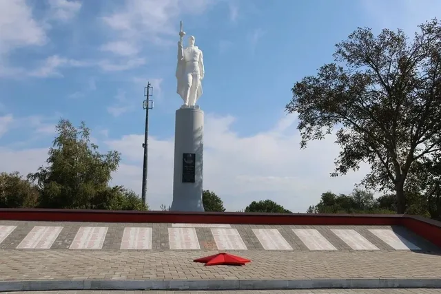 Мемориал Воину-освободителю открыли после реконструкции в Кавказском районе