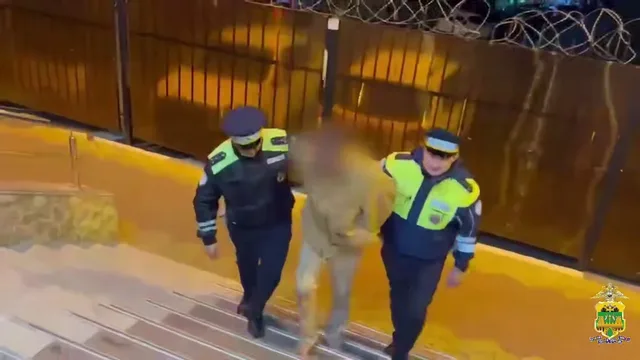 В Сочи пьяный мужчина угнал машину на АЗС и снес шлагбаум, уходя от погони