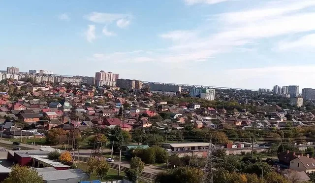 Громкие хлопки в небе услышали жители Краснодара утром 9 октября