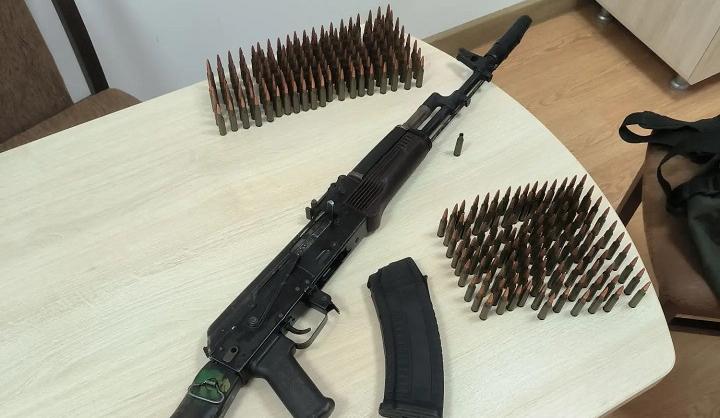 В Тихорецке задержали мужчину за попытку сбыта автомата АКС-74