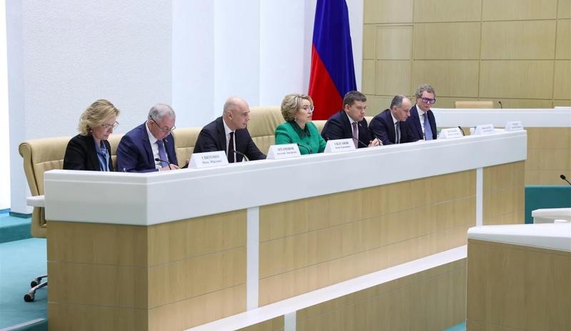Юрий Бурлачко принял участие в парламентских слушаниях по проекту федерального бюджета на 2027–2029 годы