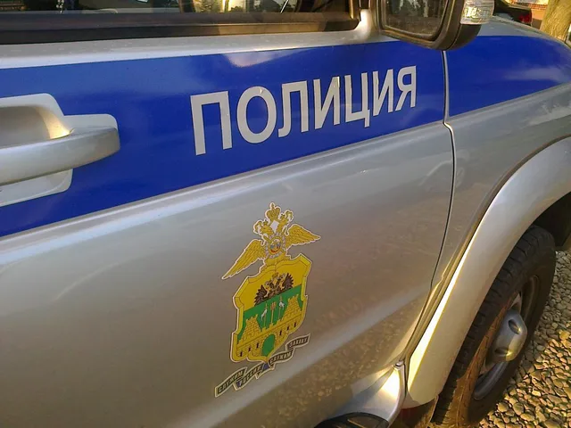 В Краснодаре четверо мужчин избили соседа за замечание о ночном караоке