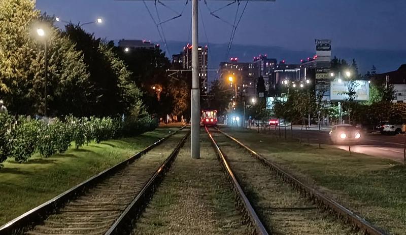 «Что-то бумкнуло»: Жители Краснодара обсуждают ночной громкий звук в небе над городом