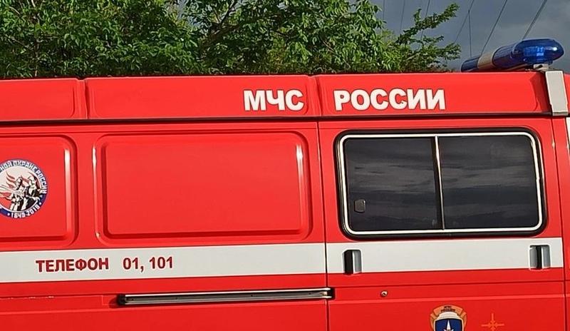 На Кубани ликвидировали возгорание на предприятии после падения обломков БПЛА